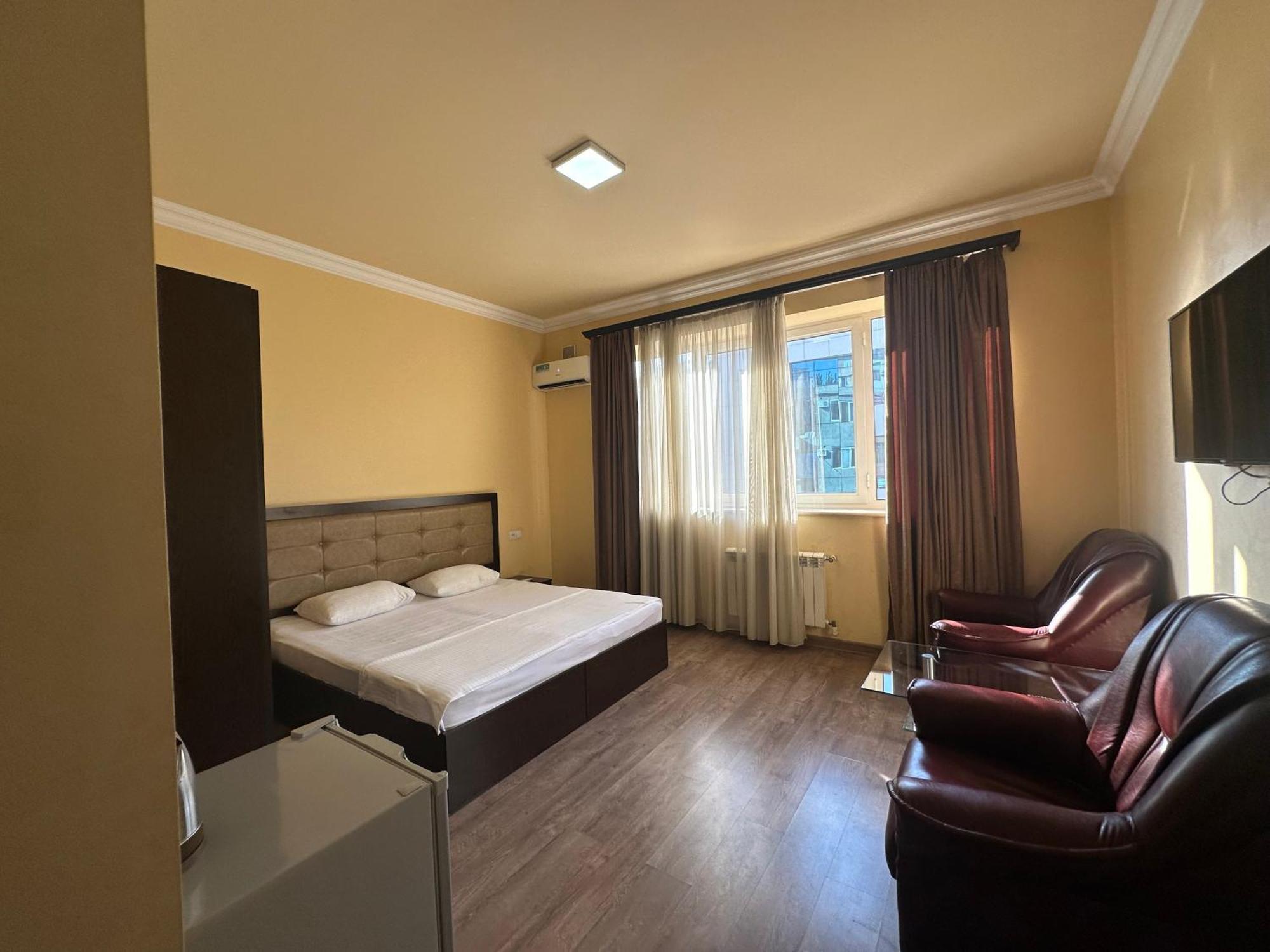 Express Hotel Yerevan Exterior photo