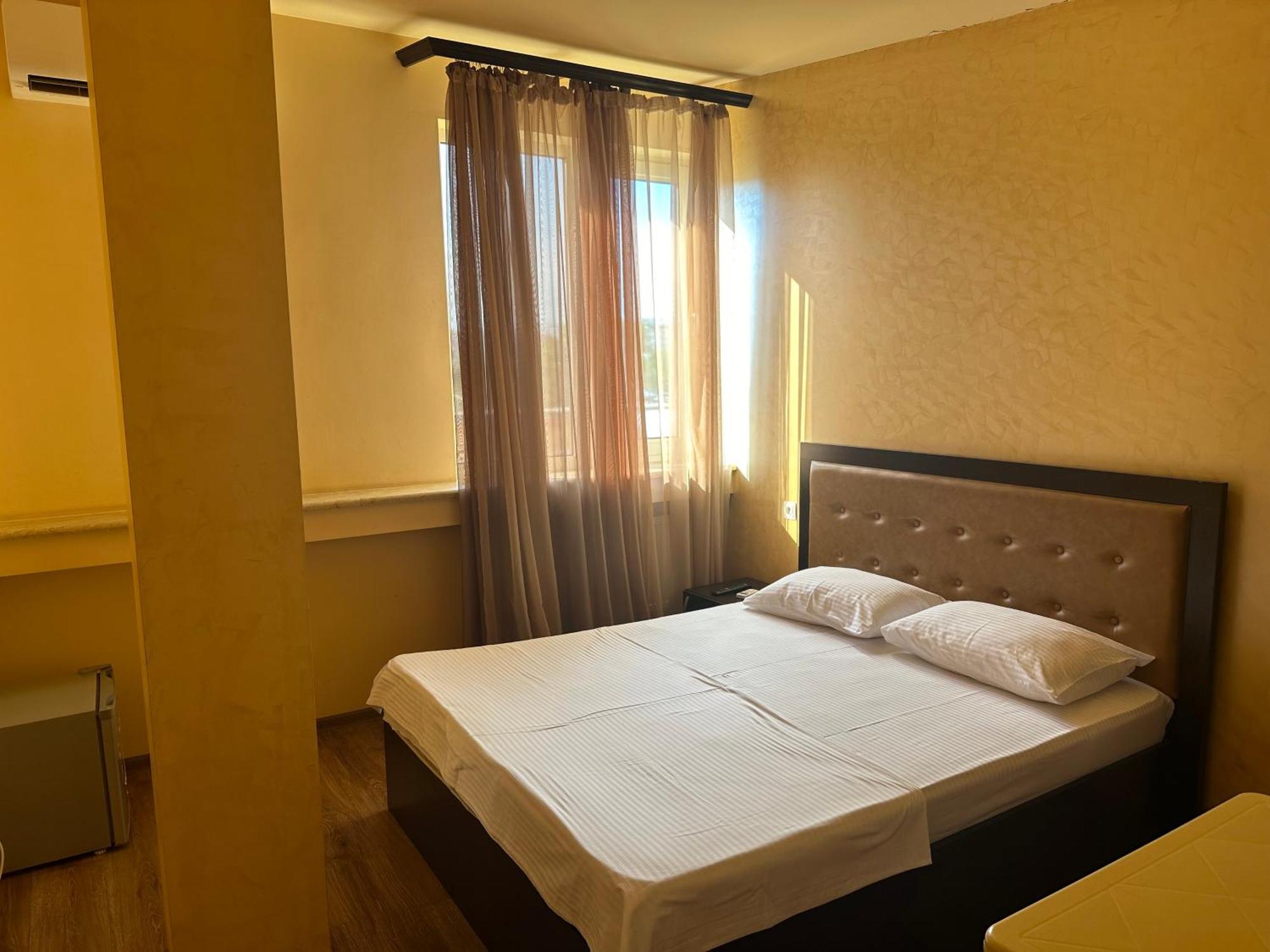 Express Hotel Yerevan Exterior photo