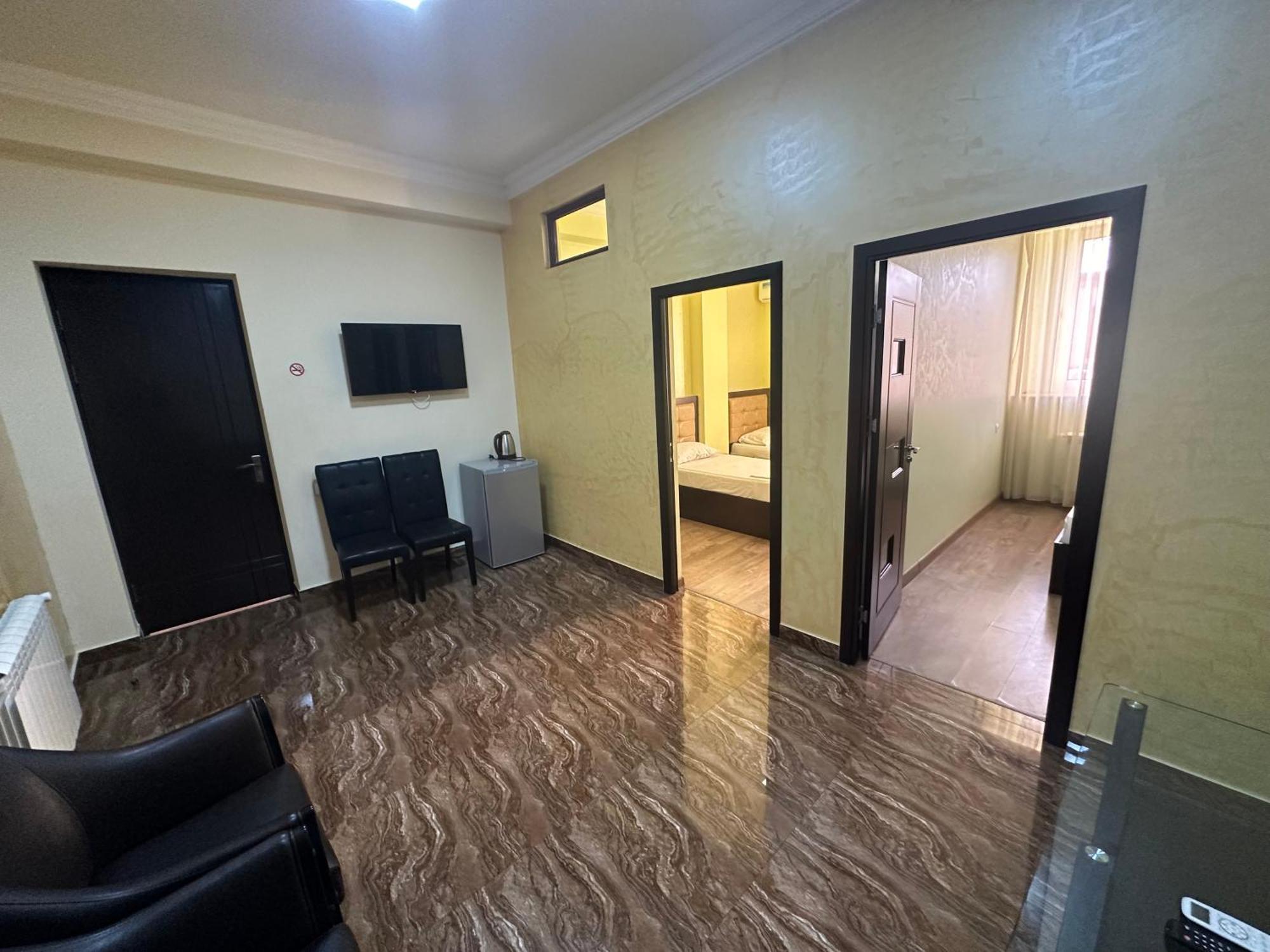 Express Hotel Yerevan Exterior photo