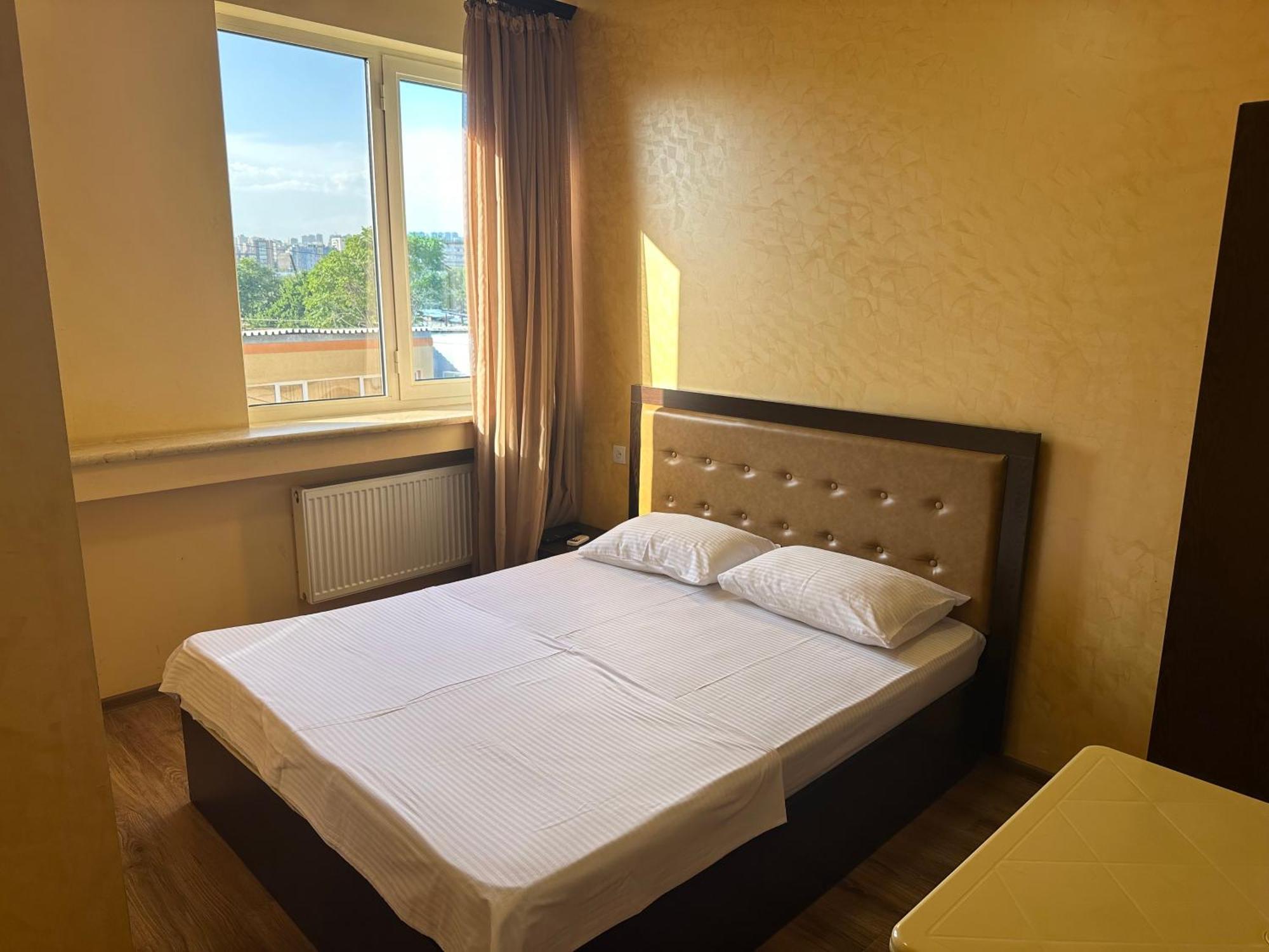 Express Hotel Yerevan Exterior photo