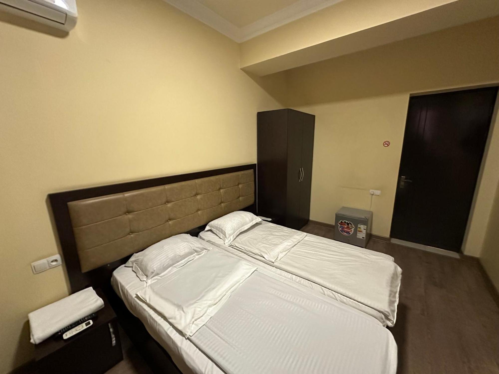 Express Hotel Yerevan Exterior photo